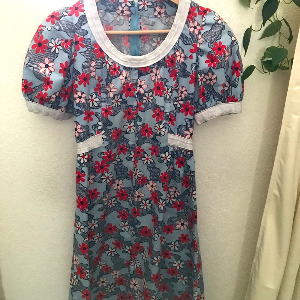 Vintage 60’s Dress Blue with Flower Detail and White Piping